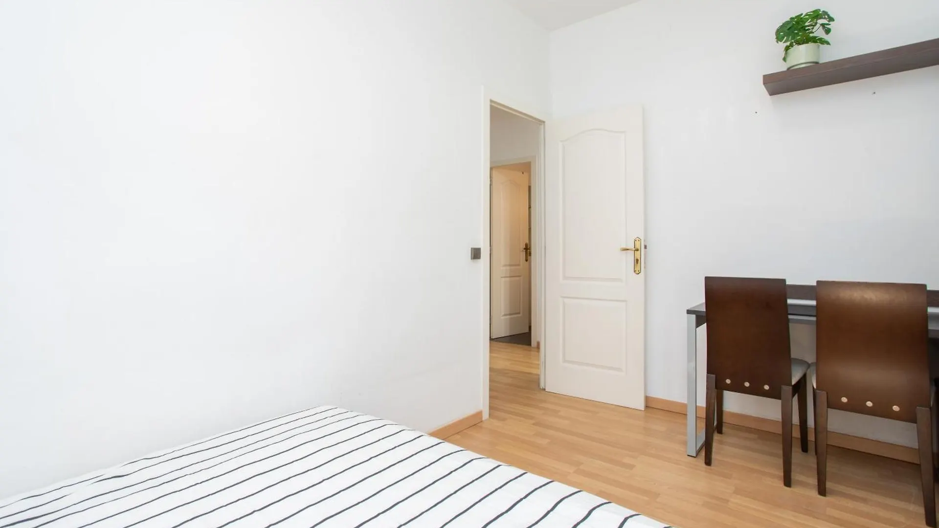 Cozy Exiample Getaway Apartments With Patio Barcelone